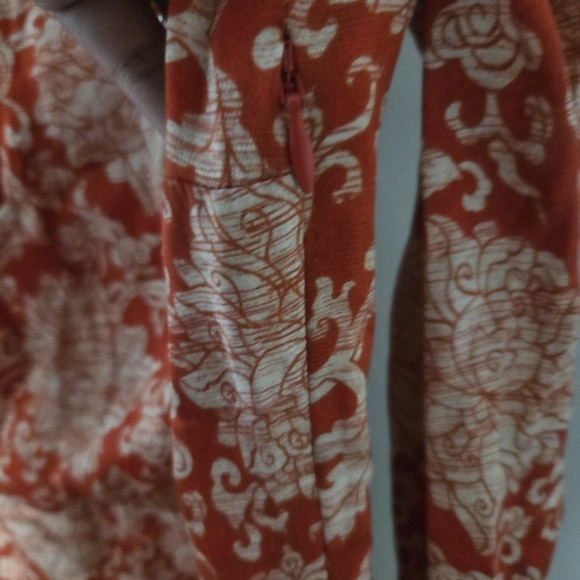 Anthropologie Skylar Floral Red Silk Blend Boho Faux Wrap Mini Dress. 8 - Picture 6 of 10